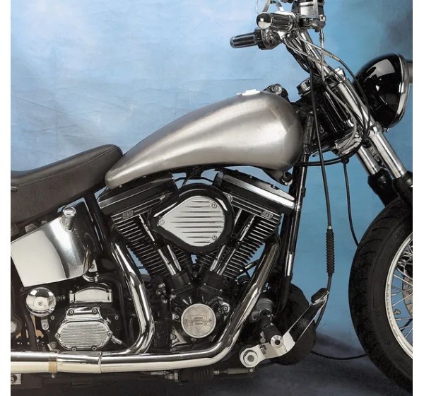 DRAG SPECIALTIES Tanks, Tankabdeckungen & -polster - Einbaubeispiel