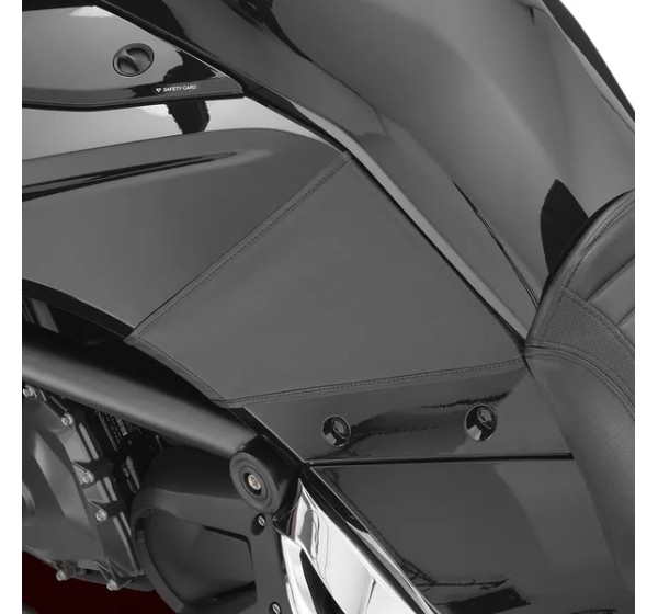 SHOW CHROME Tanks, Tankabdeckungen & -polster - Detailansicht