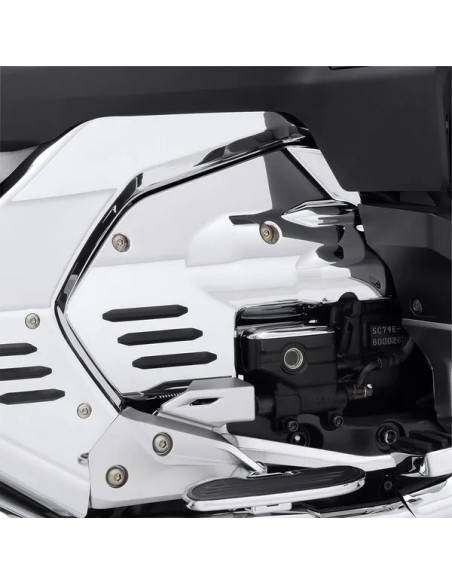 SHOW CHROME Motordeckel - Einbaubeispiel