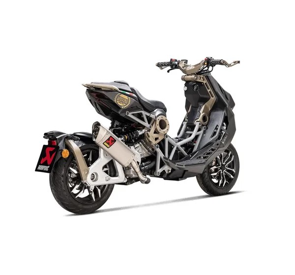 AKRAPOVIC Endschalldämpfer - Einbaubeispiel