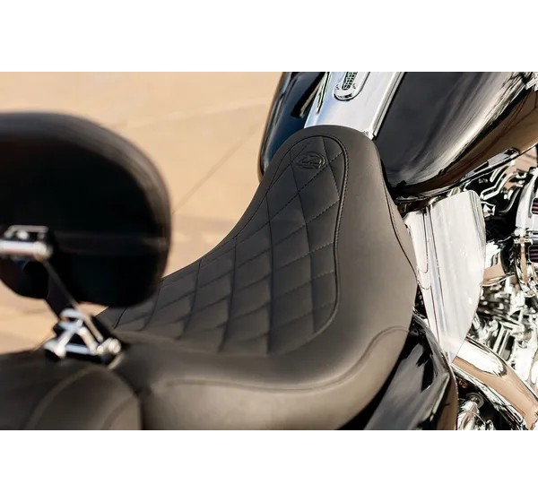 MUSTANG Sitzbänke - Detailansicht