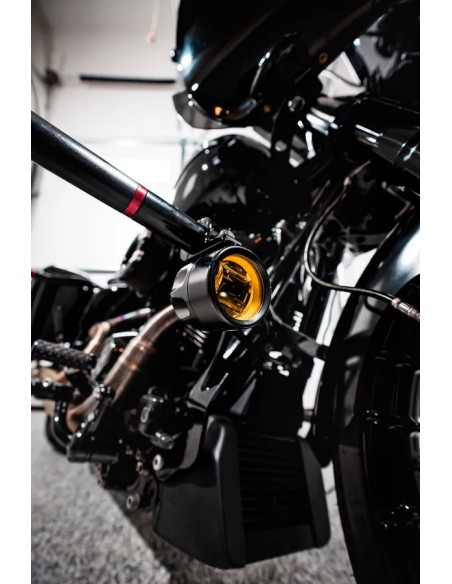 CUSTOM DYNAMICS Scheinwerfer - Einbaubeispiel