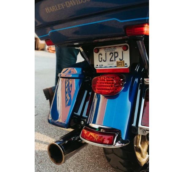 CUSTOM DYNAMICS Rück- und Bremslichter - Einbaubeispiel
