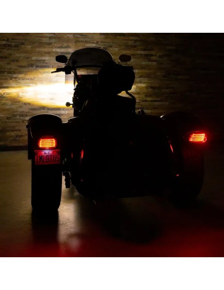 CUSTOM DYNAMICS Rück- und Bremslichter - Einbaubeispiel