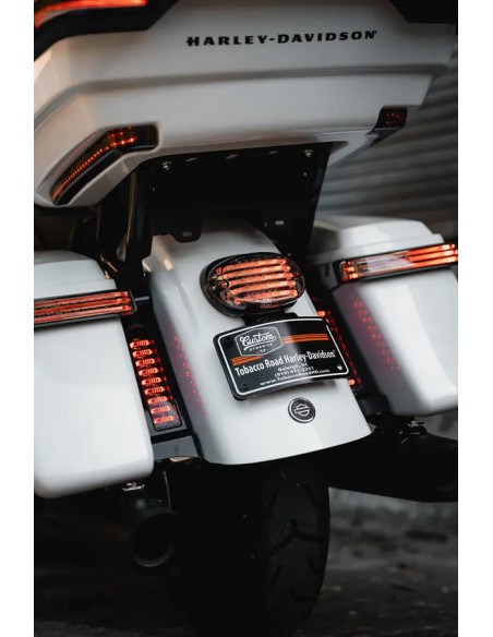 CUSTOM DYNAMICS Rück- und Bremslichter - Einbaubeispiel