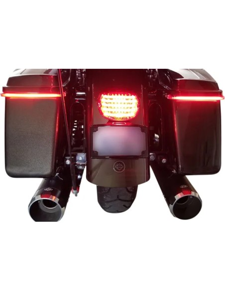 CUSTOM DYNAMICS Rück- und Bremslichter - Einbaubeispiel