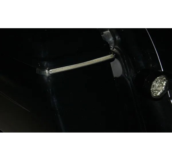 CUSTOM DYNAMICS Rück- und Bremslichter - Einbaubeispiel