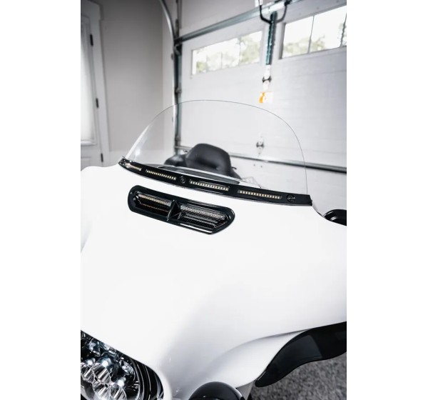 CUSTOM DYNAMICS Zusatzbeleuchtung - Einbaubeispiel