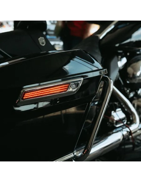 CUSTOM DYNAMICS Rück- und Bremslichter - Einbaubeispiel