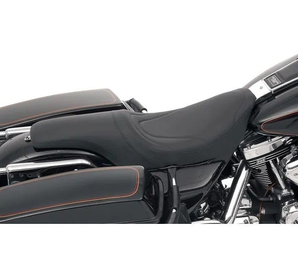 DRAG SPECIALTIES SEATS Sitzbänke - Einbaubeispiel