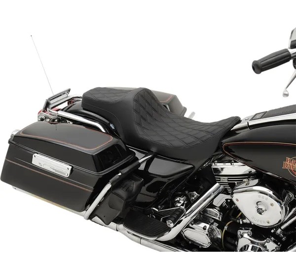 DRAG SPECIALTIES SEATS Sitzbänke - Einbaubeispiel
