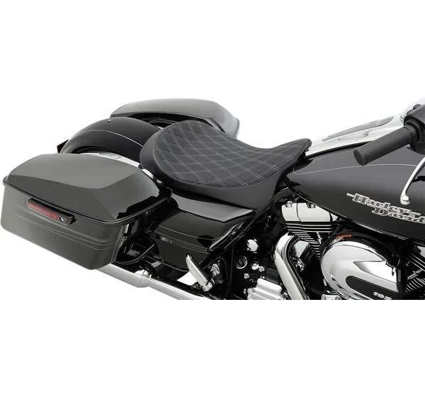DRAG SPECIALTIES SEATS Sitzbänke - Einbaubeispiel