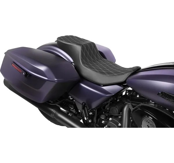 DRAG SPECIALTIES SEATS Sitzbänke - Einbaubeispiel