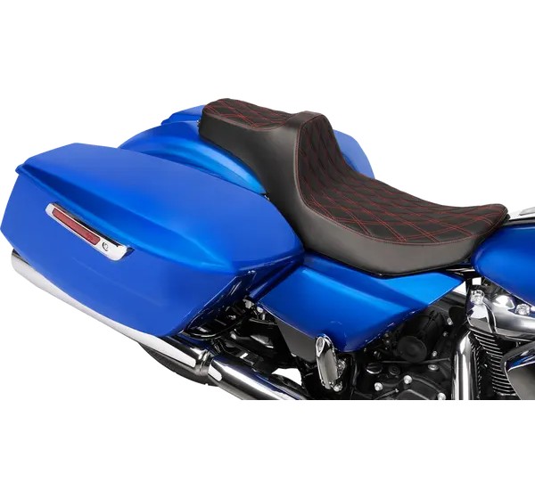 DRAG SPECIALTIES SEATS Sitzbänke - Einbaubeispiel