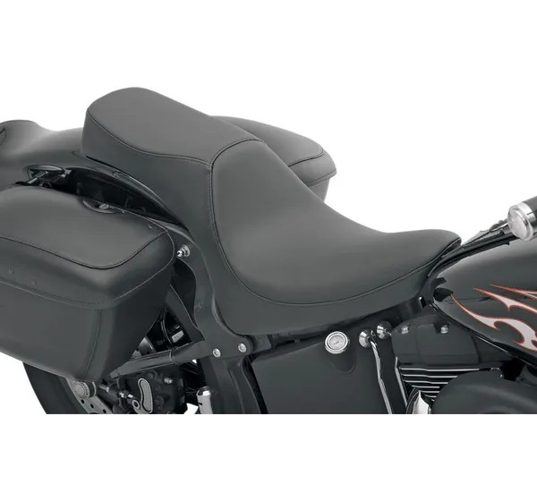 DRAG SPECIALTIES SEATS Sitzbänke - Einbaubeispiel