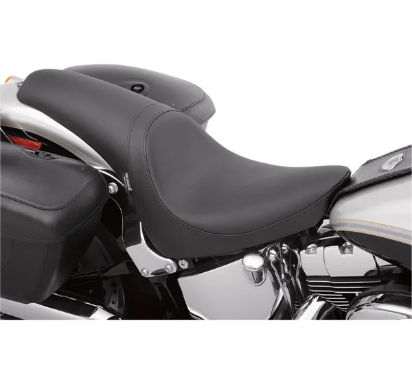 DRAG SPECIALTIES SEATS Sitzbänke - Einbaubeispiel