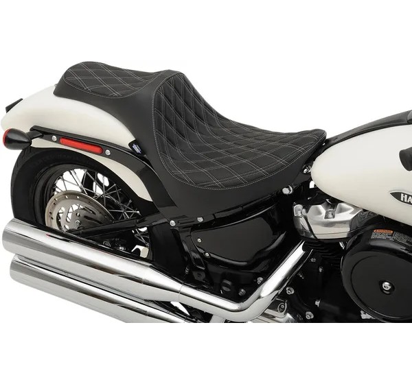 DRAG SPECIALTIES SEATS Sitzbänke - Einbaubeispiel