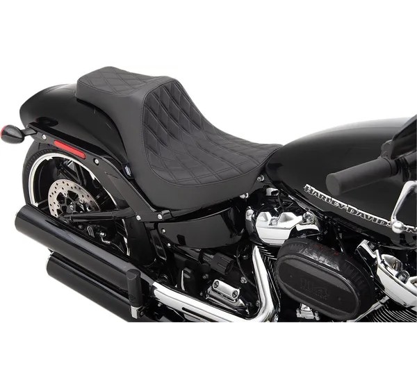 DRAG SPECIALTIES SEATS Sitzbänke - Einbaubeispiel