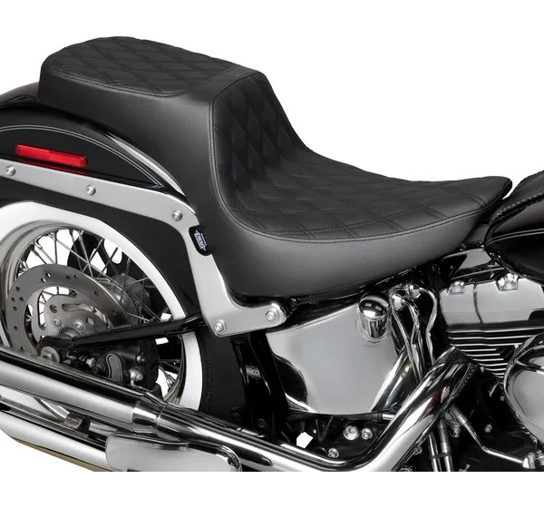 DRAG SPECIALTIES SEATS Sitzbänke - Einbaubeispiel