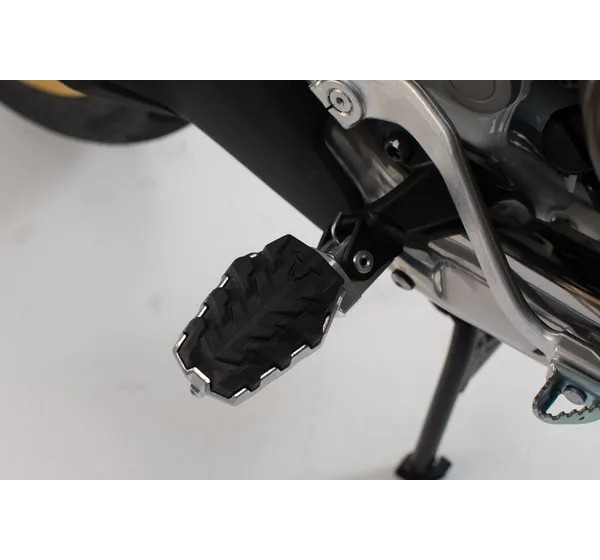 SW-MOTECH Fußrasten für MOTO GUZZI V85 850 TT 2018-2024