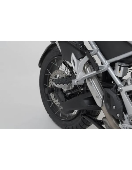 SW-MOTECH Fußrasten - Einbaubeispiel