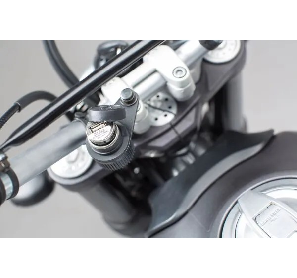 SW-MOTECH Zigarettenanzünder & Stecker - Einbaubeispiel