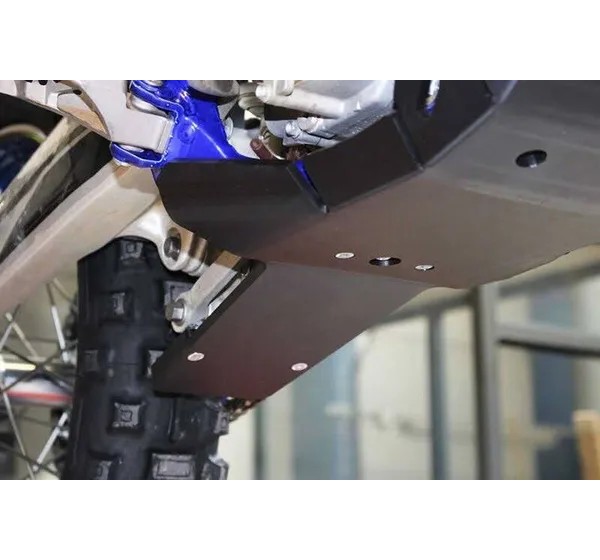 AXP RACING Stoßfänger & Motorschutzplatten - Einbaubeispiel