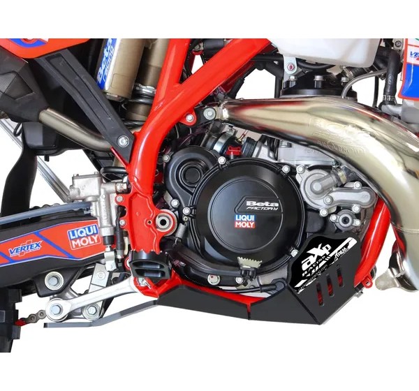 AXP RACING Stoßfänger & Motorschutzplatten - Einbaubeispiel