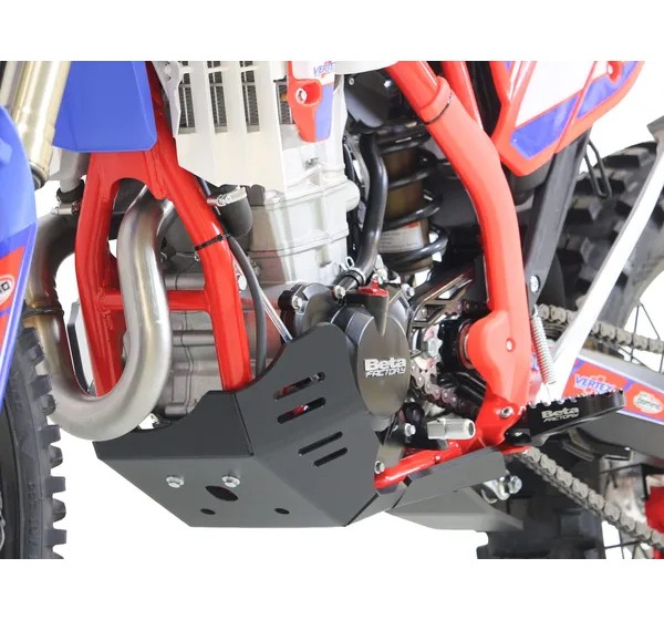 AXP RACING Stoßfänger & Motorschutzplatten - Einbaubeispiel