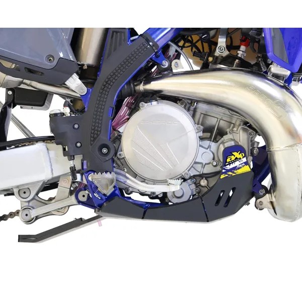 AXP RACING Stoßfänger & Motorschutzplatten - Einbaubeispiel