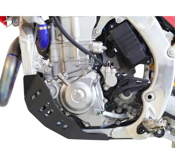 AXP RACING Stoßfänger & Motorschutzplatten - Einbaubeispiel