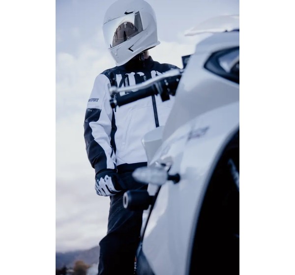 ICON Integralhelm Bild 4