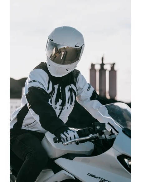 ICON Integralhelm Bild 5