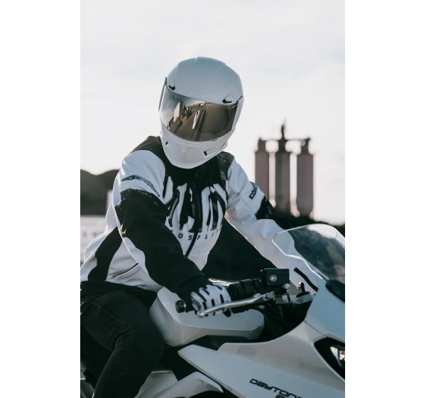 ICON Integralhelm Bild 5