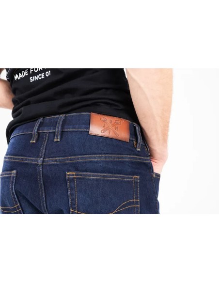 JOHN DOE Hosen - Einbaubeispiel
