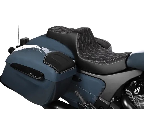 DRAG SPECIALTIES SEATS Sitzbänke - Einbaubeispiel