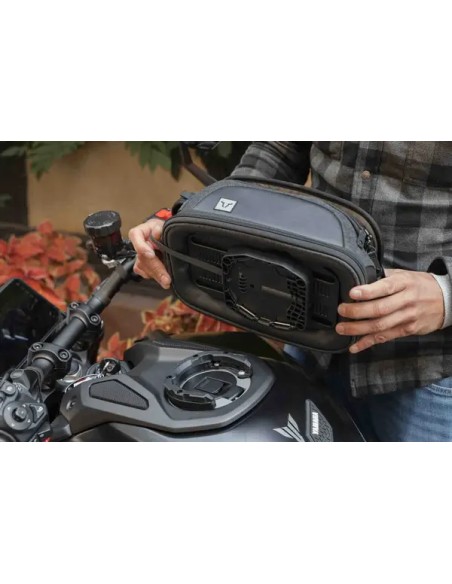 SW-MOTECH Schutzblech- und Tank-Taschen - Einbaubeispiel
