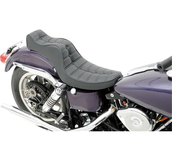 DRAG SPECIALTIES SEATS Sitzbänke - Einbaubeispiel