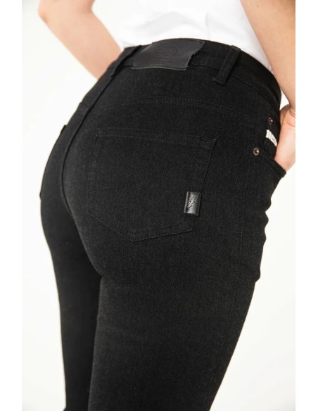 JOHN DOE Hosen - Einbaubeispiel