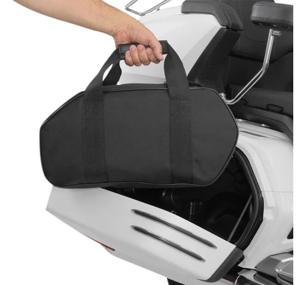 SHOW CHROME Satteltaschen - Einbaubeispiel