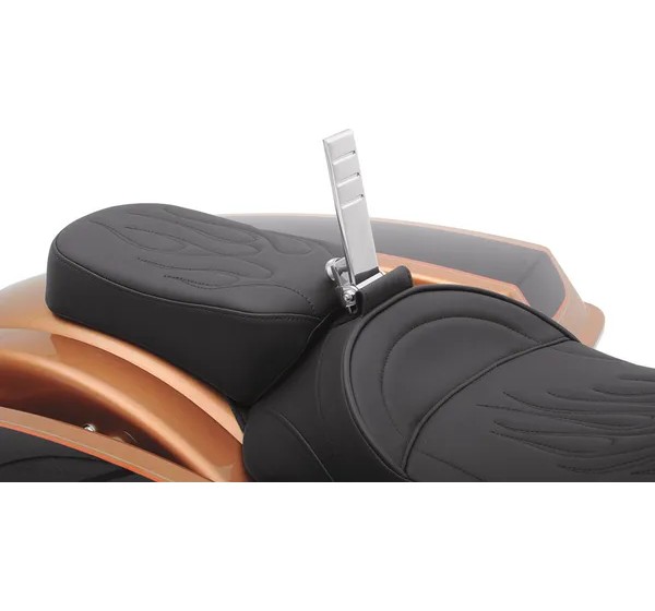 DRAG SPECIALTIES Sissybars - Einbaubeispiel