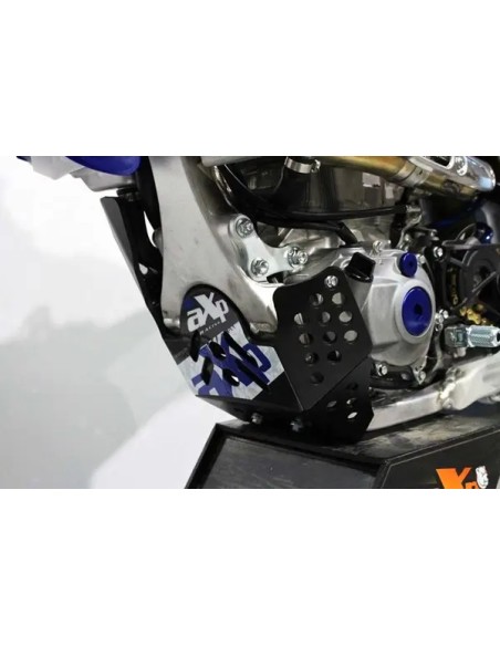 AXP RACING Stoßfänger & Motorschutzplatten - Einbaubeispiel