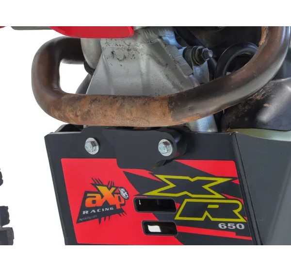 AXP RACING Stoßfänger & Motorschutzplatten - Einbaubeispiel