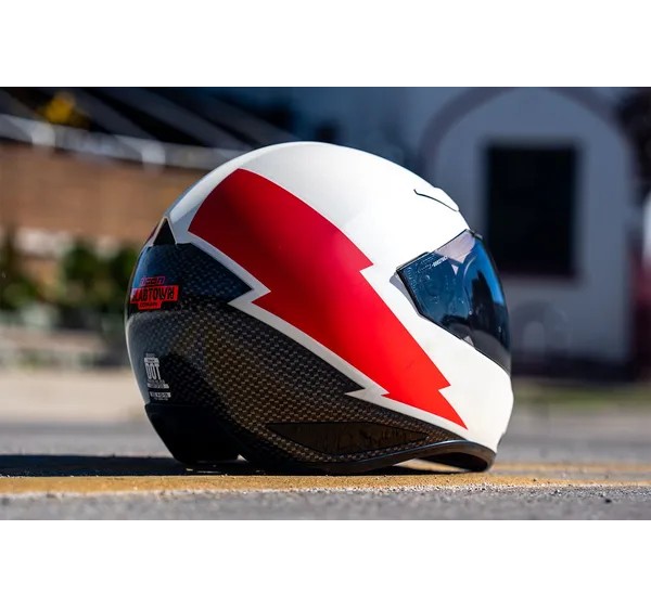 ICON Integralhelm Bild 4