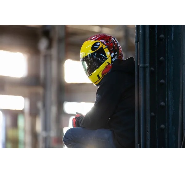 ICON Integralhelm Bild 13