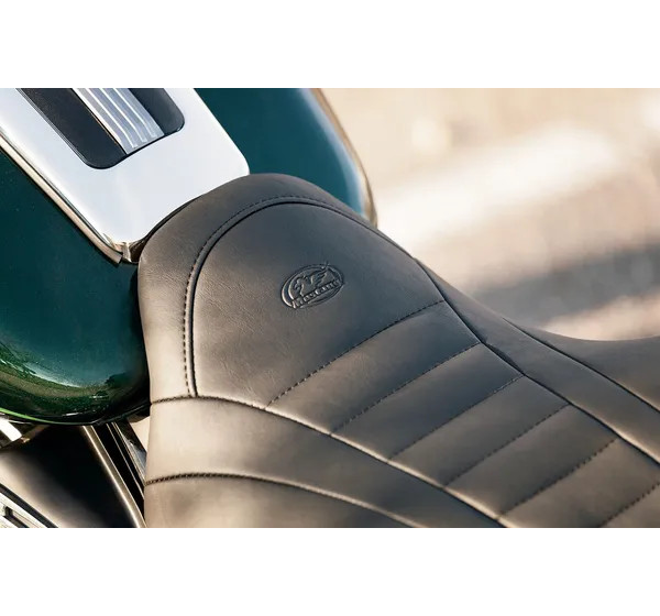 MUSTANG Sitzbänke - Detailansicht