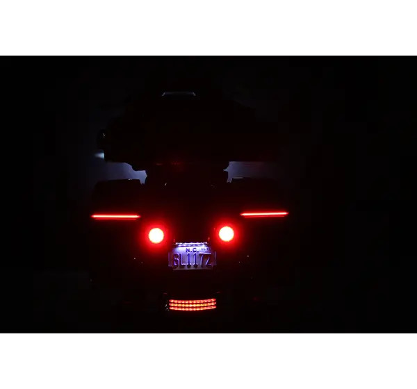 CUSTOM DYNAMICS Rück- und Bremslichter - Einbaubeispiel