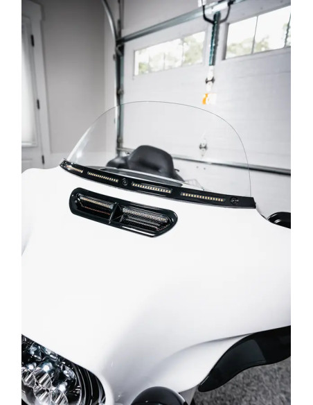 CUSTOM DYNAMICS Zusatzbeleuchtung - Einbaubeispiel
