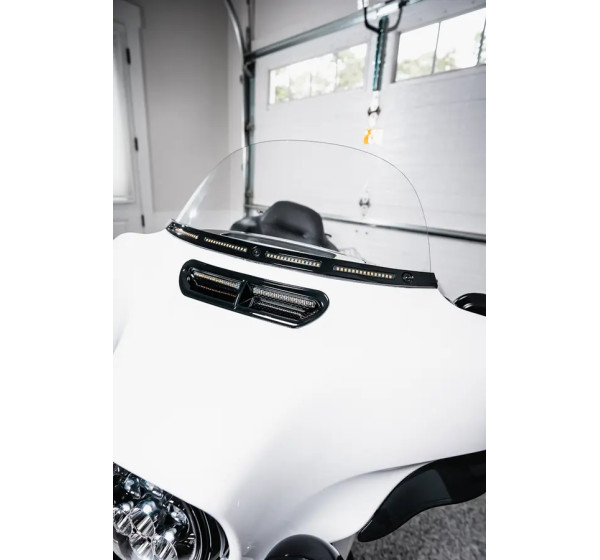 CUSTOM DYNAMICS Zusatzbeleuchtung - Einbaubeispiel