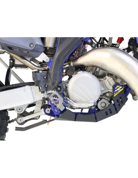 AXP RACING Stoßfänger & Motorschutzplatten - Einbaubeispiel